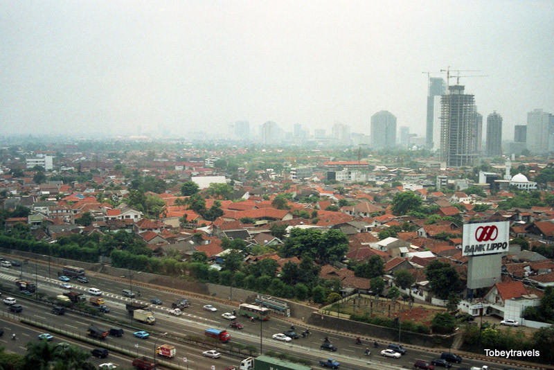 Góc nhìn khác về Jakarta từ khách sạn Hilton.
