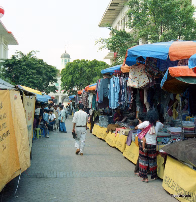 Khu chợ gần Bảo tàng Lịch sử Jakarta.