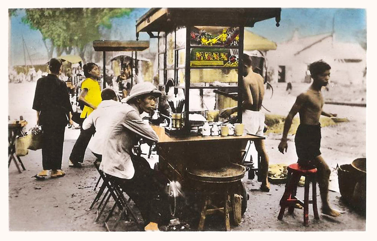 Một chiếc xe đồ ăn của người Hoa.