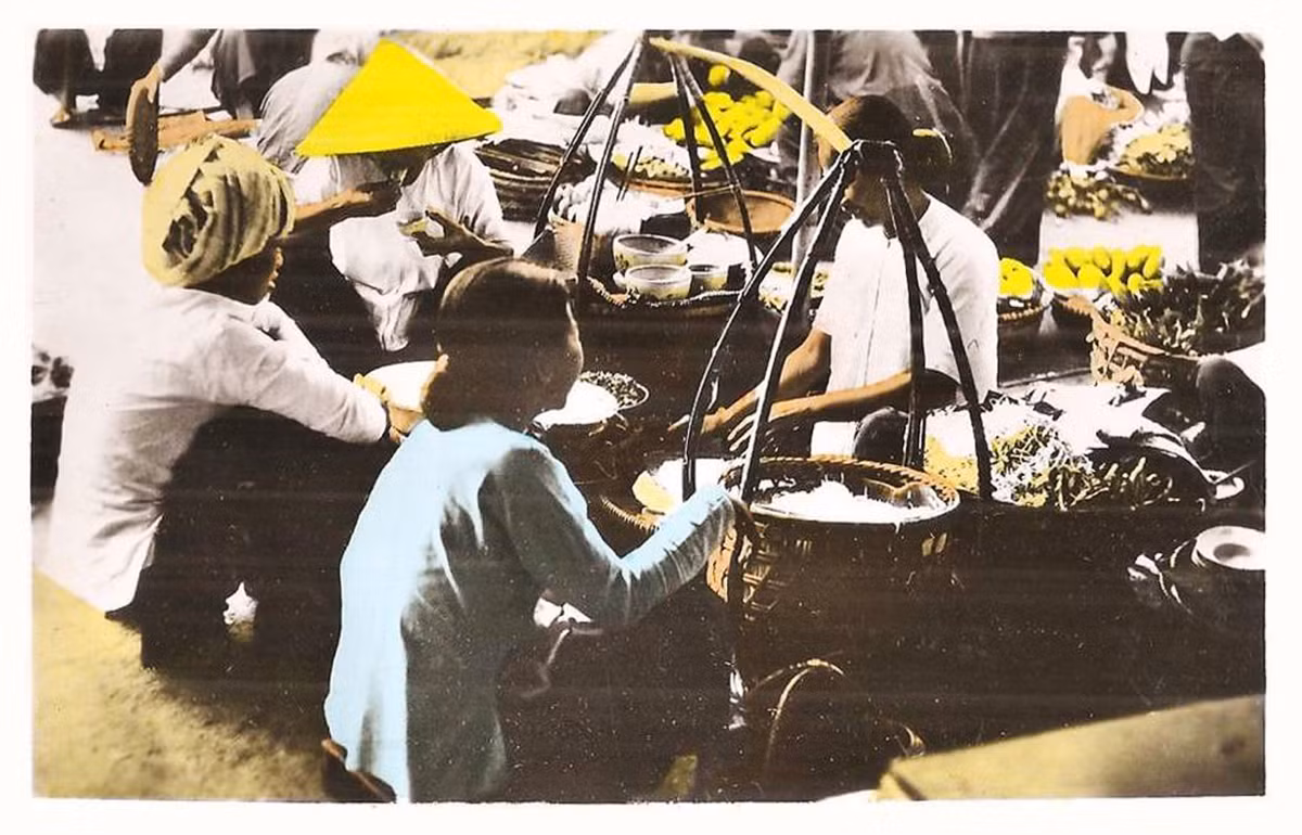 Những người phụ nữ ở khu chợ cóc.