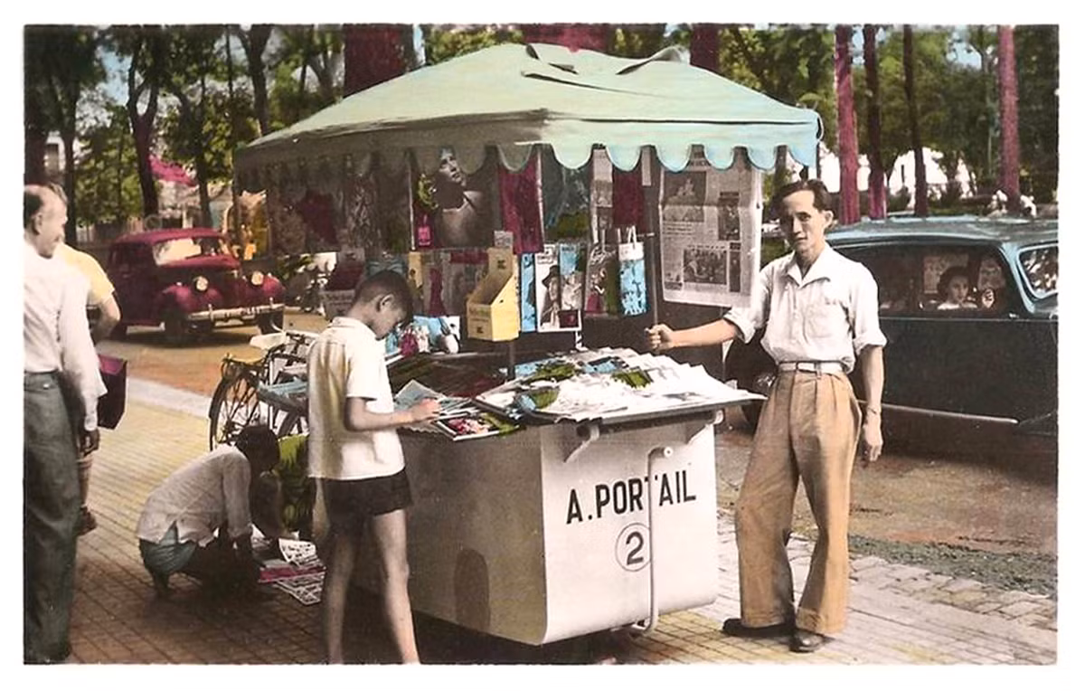 Ki-ốt bán báo của nhà sách Albert Portail (Xuân Thu) nằm trên đường Catinat (nay là đường Đồng Khởi).
