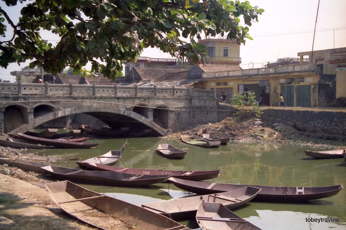 Bến Đục, nơi khởi đầu hành trình tham quan chùa Hương.