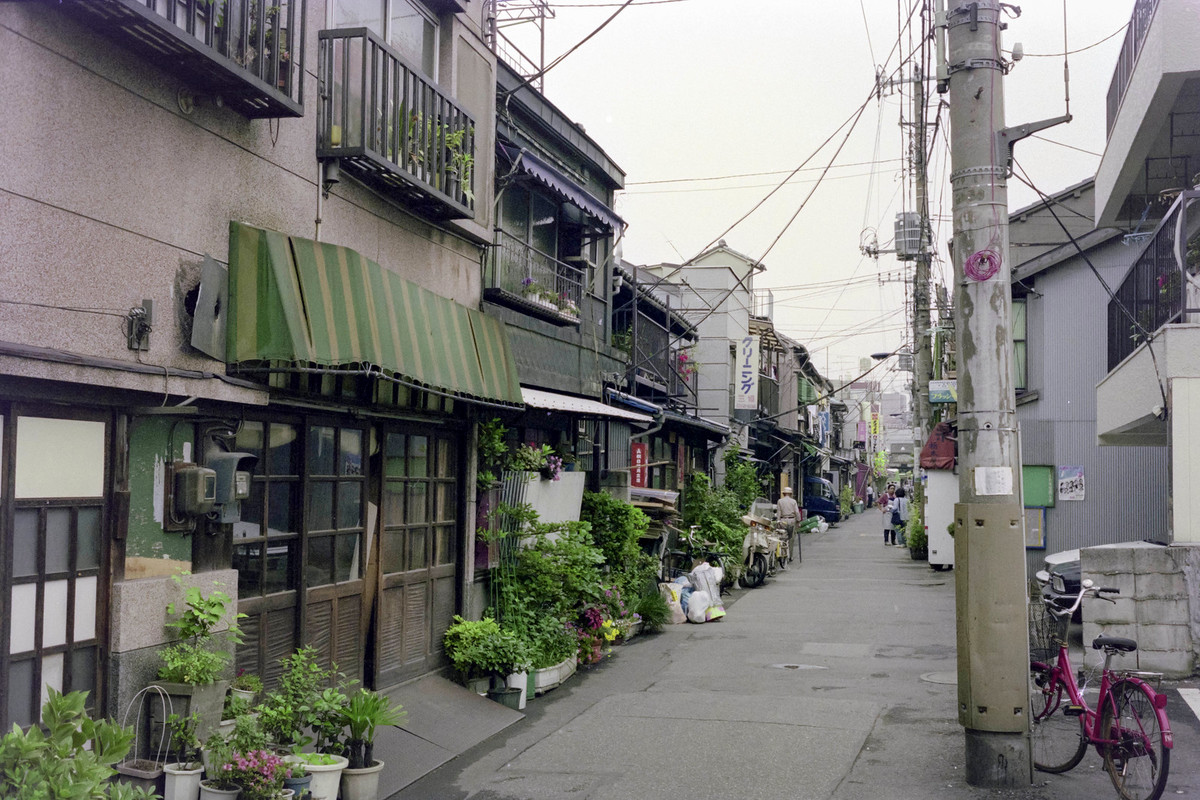 Một ngõ hẻm nằm giữa khu Ikebukuro và Otsuka.