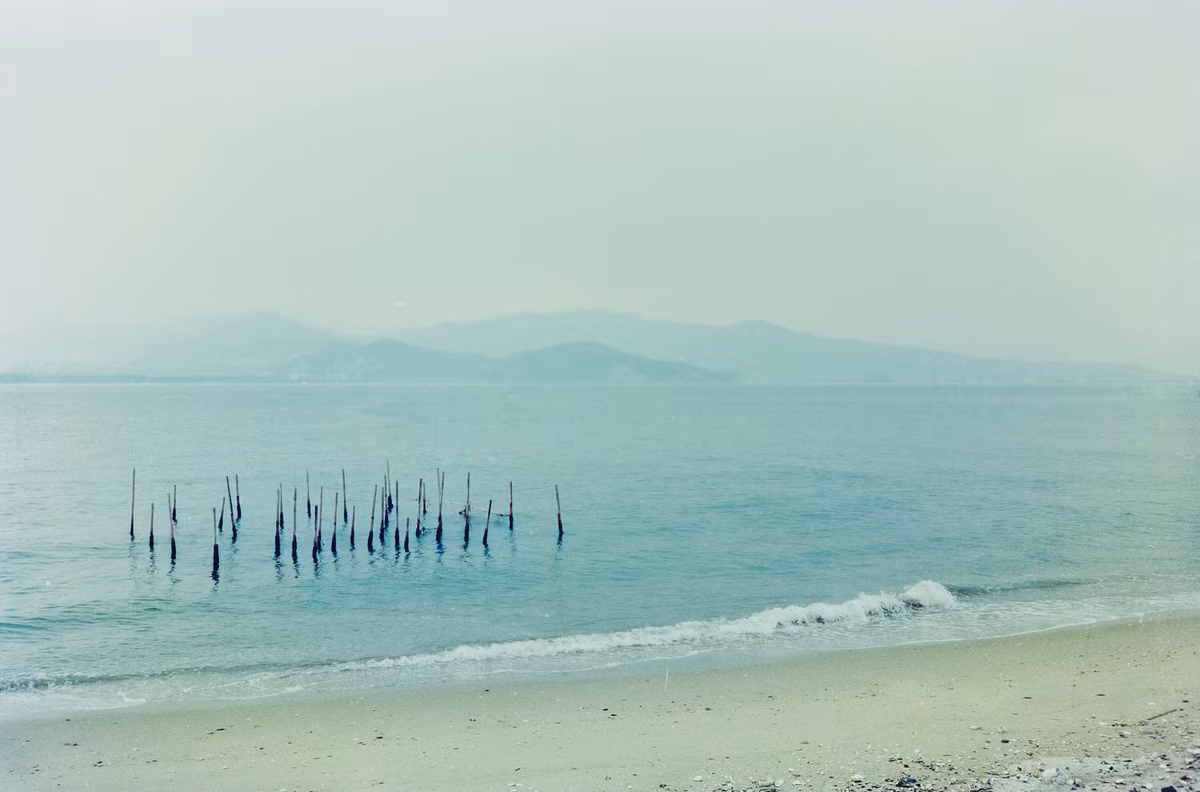 Bãi biển hoang sơ của đảo Shikashima.