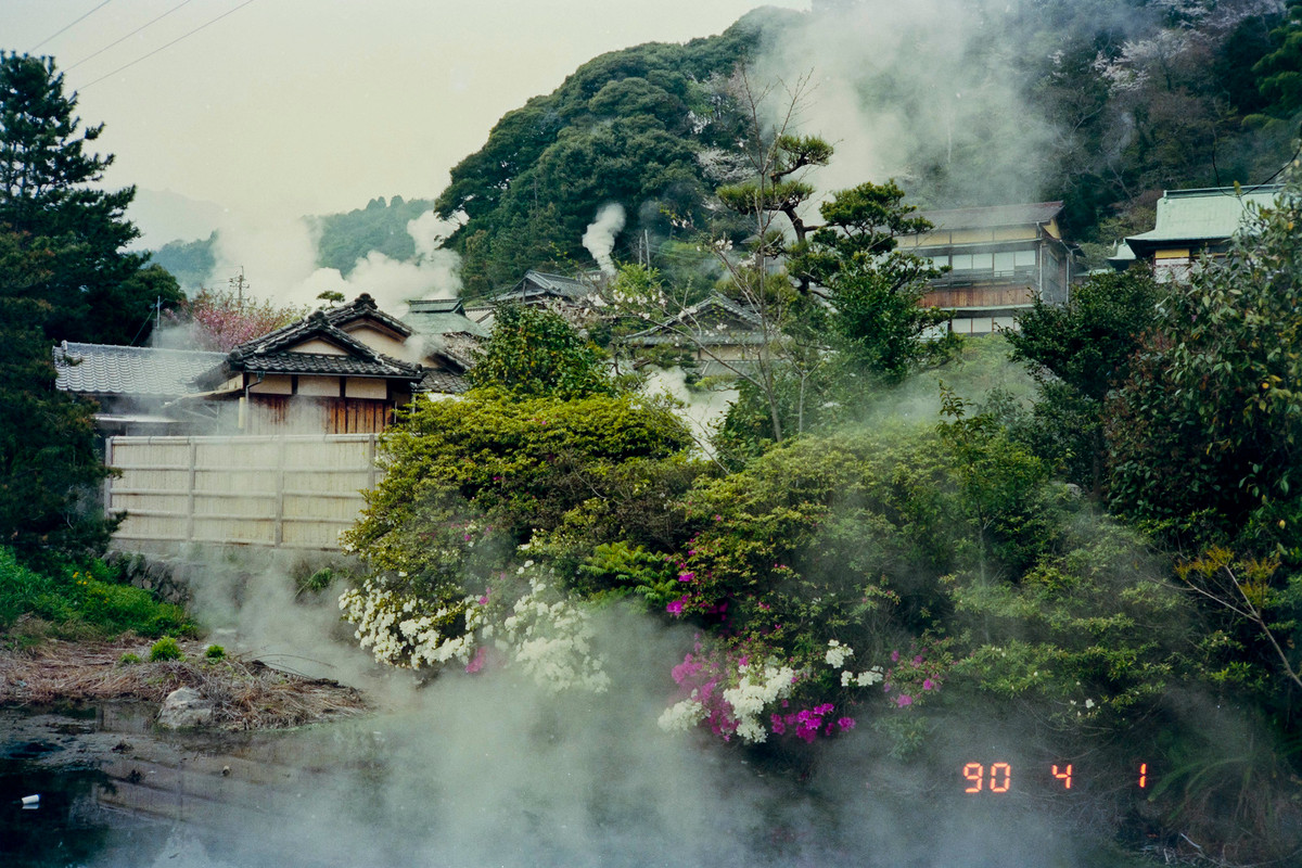 Các khu nhà nghỉ ở Beppu luôn chìm trong làn hơi nước bốc ra từ hồ tắm nước nóng.