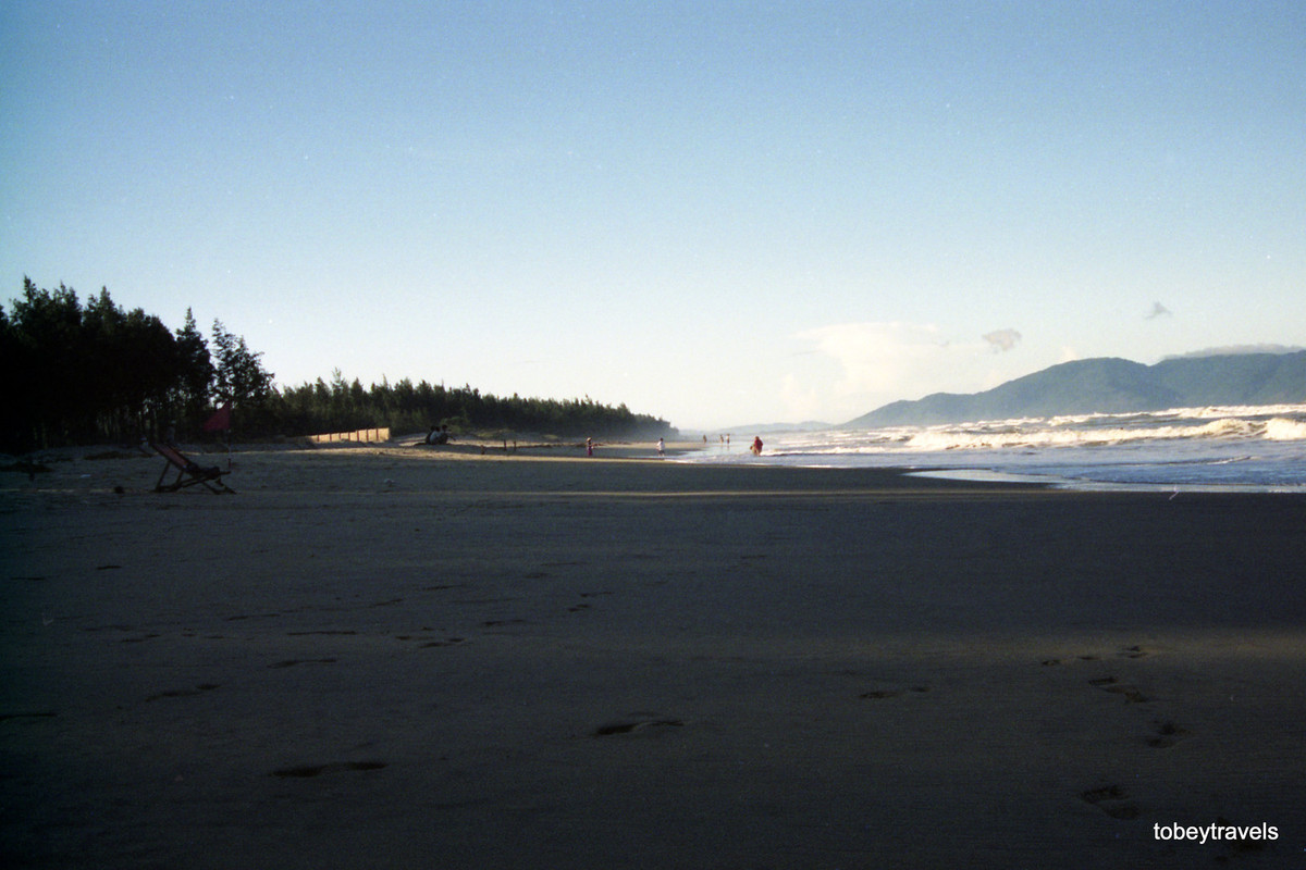 Trên bãi biển Non Nước.