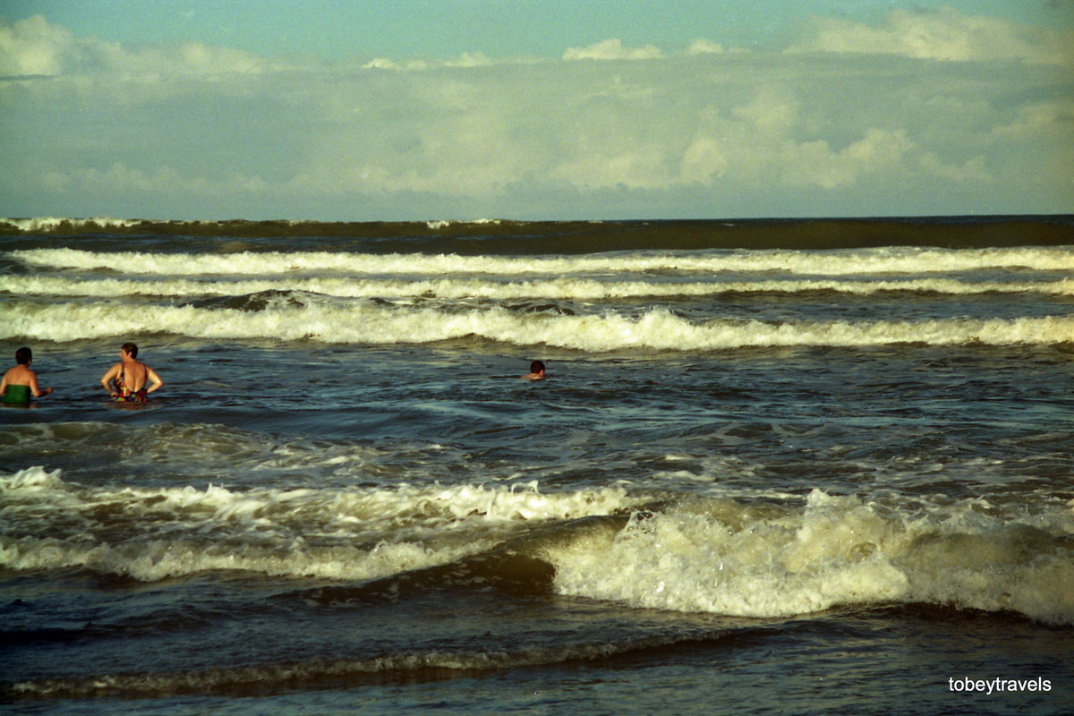 Khách quốc tế tắm biển ở bãi biển Non Nước.