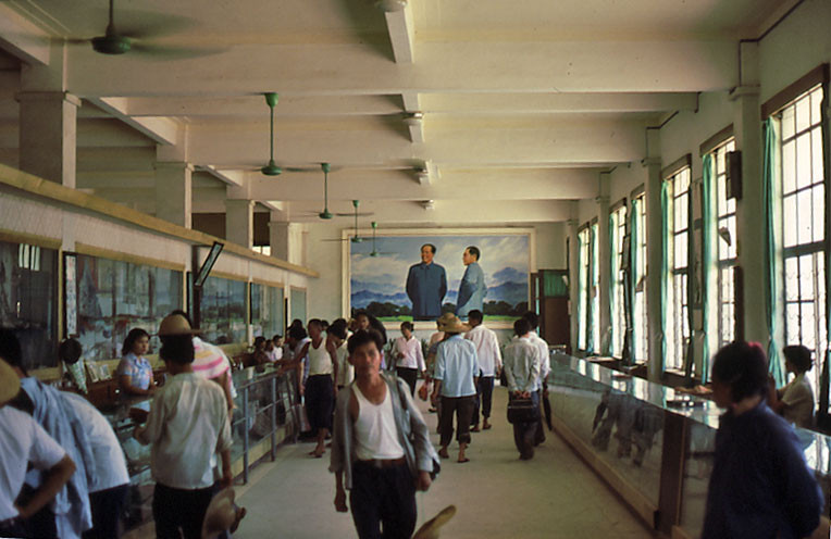 Không gian đơn sơ trong một cửa hàng bách hóa ở Thâm Quyến.