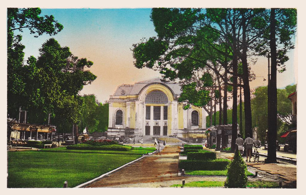 Công viên cuối đại lộ Bonard, đối diện Nhà hát Thành phố, sau này được gọi là Công trường Lam Sơn.