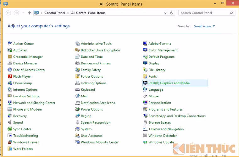  Cách 3: Dòng chip graphic Intel/Intel Extreme có hỗ trợ phím tắt, có thể người dùng đã vô tình enable nó lên và xảy ra tình trạng xoay ngược màn hình Desktop. Khi đó, người dùng thực hiện các thao tác sau: Vào Cotrol Panel -> Chọn All Control Panel Items -> Chọn Intel (R) graphics and media. 