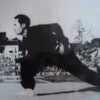 Võ sư Trần Công.