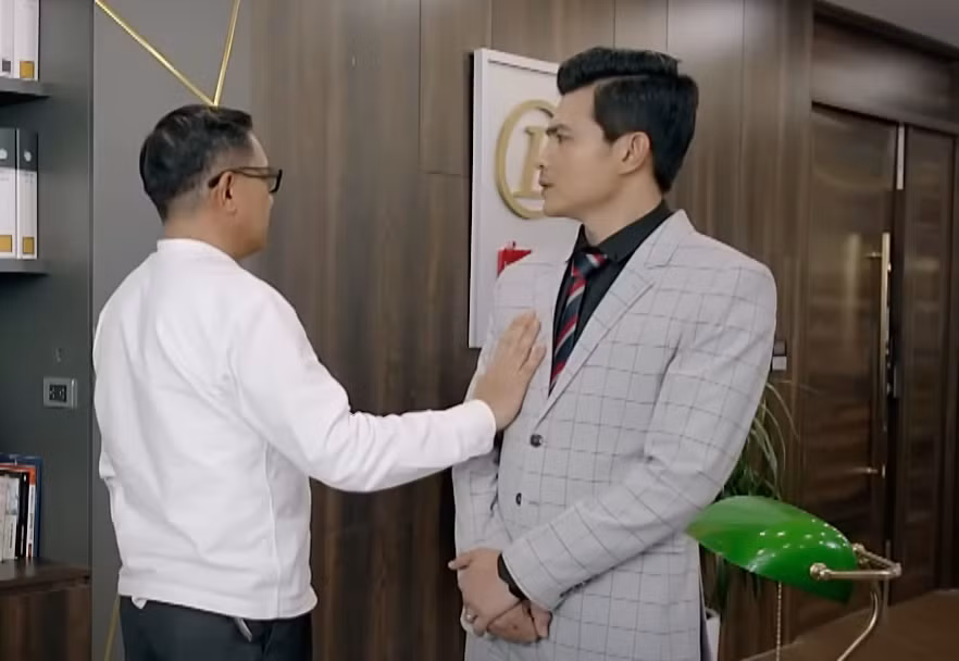 Khan gia soc voi nhan vat hai mat tren phim Viet gio vang-Hinh-13