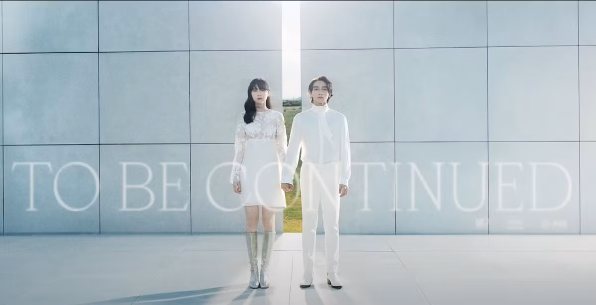 Sau Chúng ta của tương lai, Sơn Tùng hé lộ câu chuyện vẫn còn tiếp diễn bằng hình ảnh anh nắm tay Hải Tú hướng về phía trước. Người hâm mộ dự đoán nam ca sĩ sẽ tung MV phần ba. Bên cạnh đó, khán giả kỳ vọng MV đánh dấu sự trở lại của Hải Tú làm bàn đạp đưa cô hoạt động mạnh hơn trong showbiz Việt.