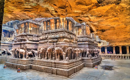 Bi an ngoi den nghi la cua “nguoi ngoai Trai dat“