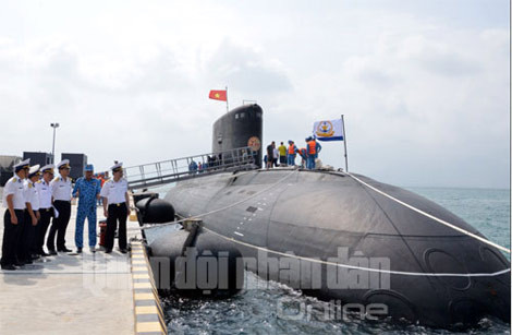 Tàu ngầm HQ-183 TP HCM.