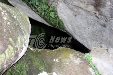 Nhiều người đã bị giết khi trốn trong hang đá này.