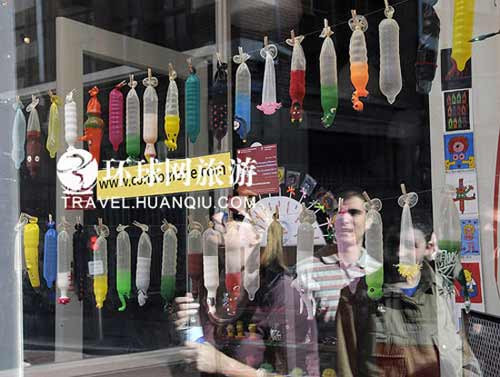 Ở nhiều nơi bao cao được tận dụng để làm đồ chơi