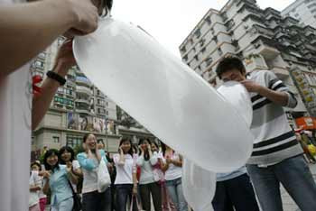 Bong bóng bao cao su