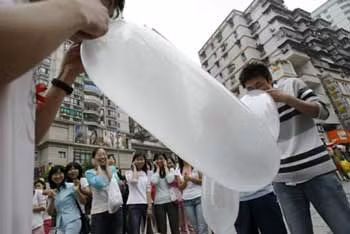 Bong bóng bao cao su