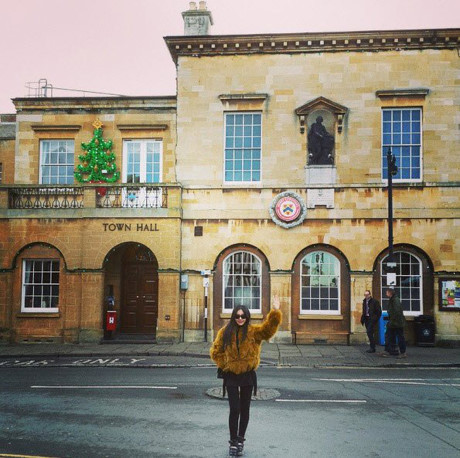 Cô khoe bức hình chụp tại London.