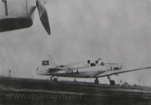 Những chiếc máy bay tham gia bay chào mừng ngày Quốc khánh.