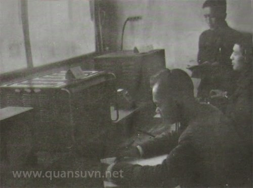 Lập thành tích chào mừng TW Đảng, Chính phủ và Chủ tịch Hồ Chí Minh về Thủ đô, đúng ngày 1/1/1955 ta đã khôi phục xong sân bay Gia Lâm.