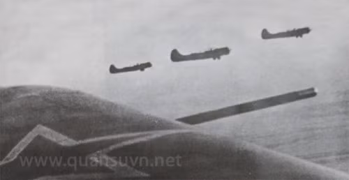 Phi công Việt Nam bay tập trên vùng trời Liên Xô.