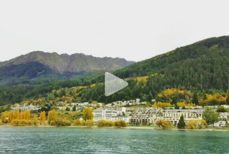 Cô tận hưởng thú vui bằng việc chụp hình trong chuyến du lịch New Zealand.