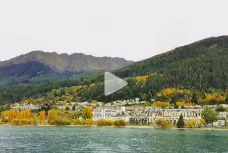 Cô tận hưởng thú vui bằng việc chụp hình trong chuyến du lịch New Zealand.