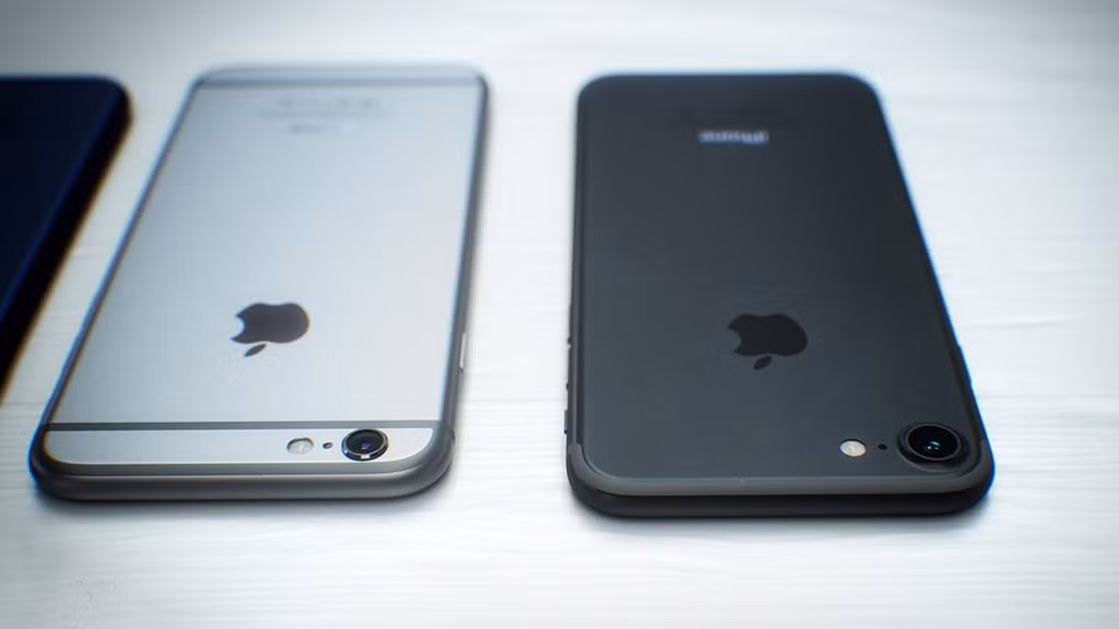 Đây rõ ràng không phải sự phá cách nhưng nếu trở thành sự thật, nó cũng sẽ đem lại khác biệt cho iPhone 7. Với nhiều tín đồ Apple, màu đen truyền thống vẫn là màu khiến họ mê mệt. Sử dụng màu đen truyền thống, thân máy có thể che mờ phần dải ăng-ten nhựa, tạo cảm giác liền khối rất hấp dẫn.