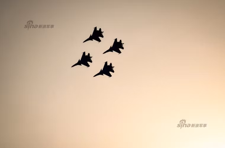 Thông thường các phi đội bay biểu diễn sẽ có màu sơn riêng, tuy nhiên chưa rõ Saker Falcon sẽ dùng màu sơn nào.