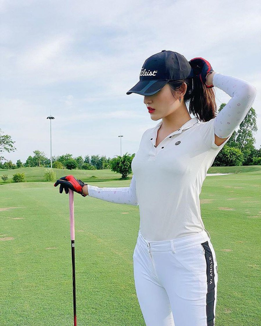 Thời trang chơi golf của mỹ nhân Việt có gì đặc biệt, khác lạ? - Hình 8 Thoi trang choi golf cua my nhan Viet co gi dac biet, khac la?-Hinh-8