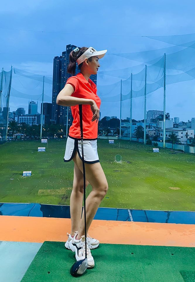 Thời trang chơi golf của mỹ nhân Việt có gì đặc biệt, khác lạ? - Hình 7 Thoi trang choi golf cua my nhan Viet co gi dac biet, khac la?-Hinh-7