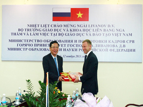 Bộ trưởng hai nước hy vọng, trong thời gian tới sẽ tiếp tục nhìn thấy kết quả hợp tác giữa hai nước trong lĩnh vực giáo dục.