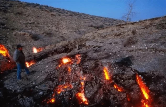 'Núi lửa' Tân Cương: Cháy suốt 129 năm ảnh 4