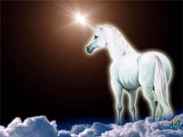 Còn ở phương Đông, hình tượng kỳ lân có phần mạnh mẽ và khác biệt. Chúng được biết đến với tên gọi thân quen khác là lân, nghê, li. Với người phương Đông, kỳ lân là một trong tứ linh (Long, Li, Quy, Phượng).