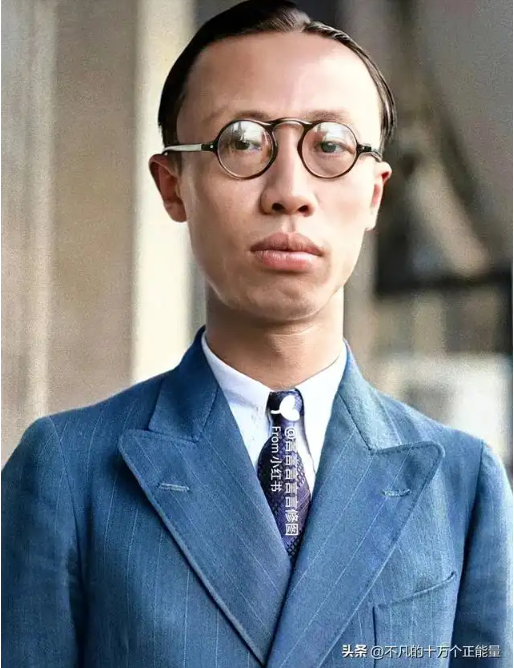 br/> Phổ Nghi: Tuyên Thống hoàng đế (Phổ Nghi) trị vì từ năm 1909 đến năm 1912. Là cháu trai của Quang Tự hoàng đế, ông là vị hoàng đế cuối cùng của nhà Thanh. Ông bị buộc phải thoái vị trong cuộc Cách mạng Tân Hợi, kết thúc triều đại nhà Thanh. (Ảnh: QQ News)