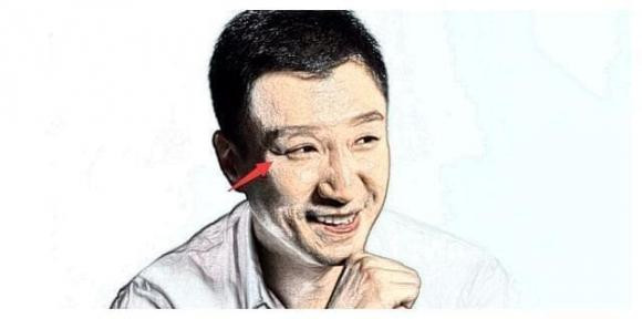 br/> 4. Người ngước mắt lên là người không tử tế và bất công: Như người ta vẫn nói, thà làm một đứa khốn nạn còn hơn là quá tự phụ, loại người này nói chung là rất khôn ngoan và có tính cách rất độc đoán, bất kể đúng sai, hắn sẽ không bao giờ chấp nhận. Anh ta có tính cách xấu và tàn nhẫn, thường làm mọi việc để đạt được mục đích của mình. Anh ta dễ gây tranh cãi với người khác và rất khó hòa đồng!