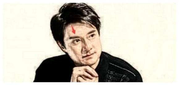 br/> 6. Chân mày cao và chân mày nhạt màu, thiếu ý trí: Chiều cao của xương mày tượng trưng cho lòng tự trọng của một người, đồng thời cũng có thể bộc lộ sự nhạy cảm và lý trí của một người! Nếu một người có xương trán cao, người đó dễ bốc đồng, không tin tưởng người khác, tính tình nóng nảy, mối quan hệ gia đình yếu kém và đặc biệt dễ nổi nóng. 