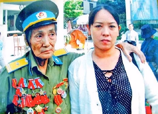 Chan dung nu Thieu ta gia trai lung danh su Viet-Hinh-2