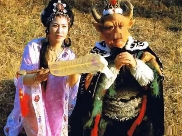 Giật mình tuổi thật của Hồng Hài Nhi - Hình 2 Giat minh tuoi that cua Hong Hai Nhi-Hinh-2