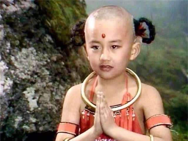 Giật mình tuổi thật của Hồng Hài Nhi - Hình 3 Giat minh tuoi that cua Hong Hai Nhi-Hinh-3