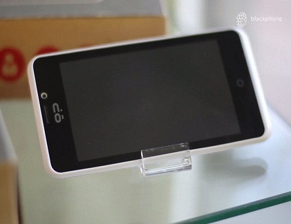 Blackphone là sản phẩm hợp tác của của nhà sản xuất phần cứng Geeksphone, Tây Ban Nha và Silent Circle, nhà cung cấp các giải pháp phần mềm khác nhau.