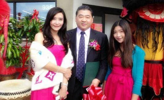 4 sao nu deu hanh phuc vien man khi lay chong giau sang-Hinh-11