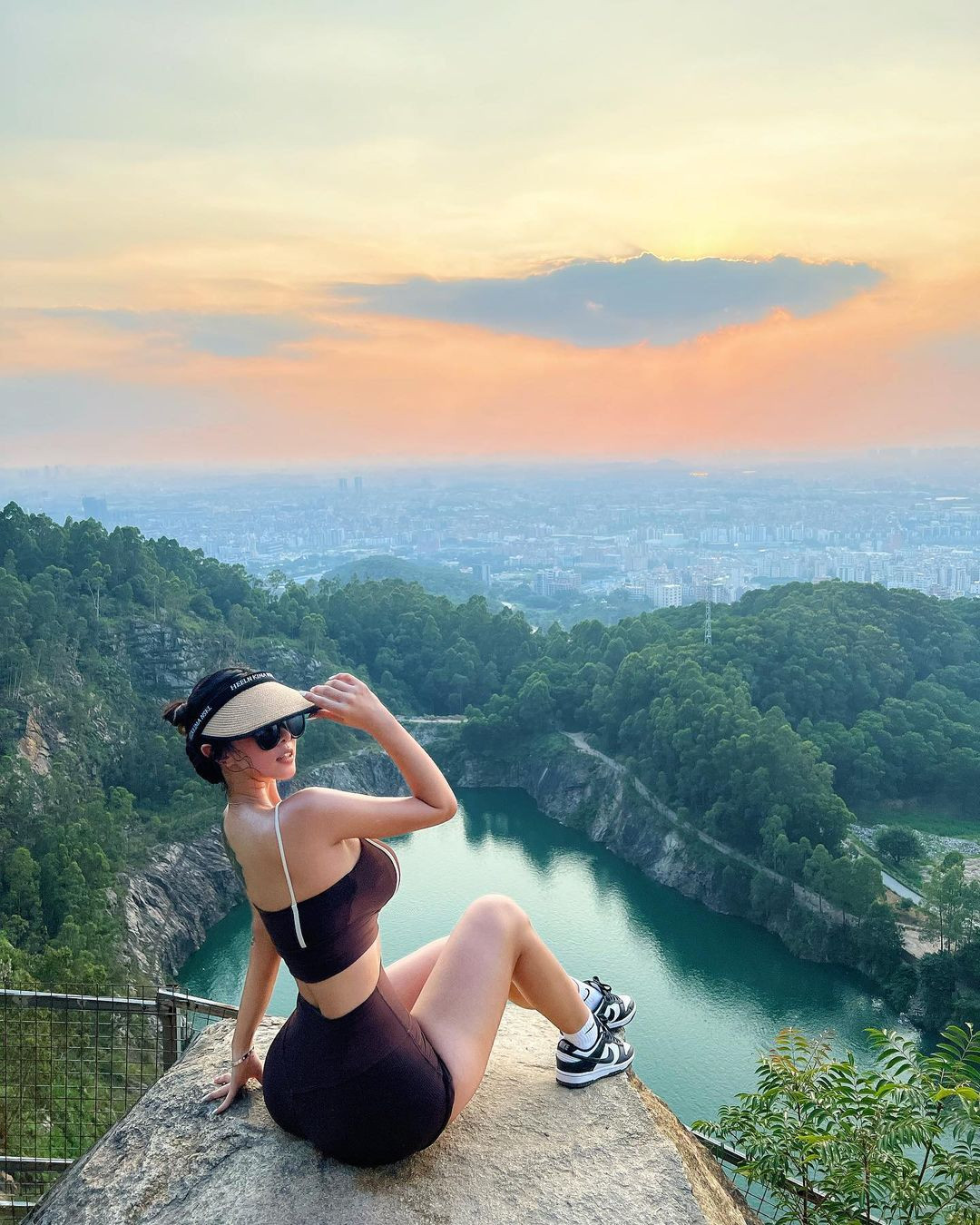 Nữ thần phòng gym Trung Quốc tập bền bỉ từ năm 18 tuổi - Hình 5 Nu than phong gym Trung Quoc tap ben bi tu nam 18 tuoi-Hinh-5