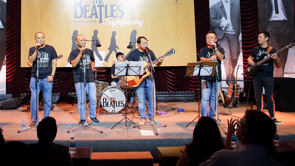 Nhung cap cha va con nghe si Viet va chuyen “con nha tong khong giong long cung giong canh“-Hinh-3