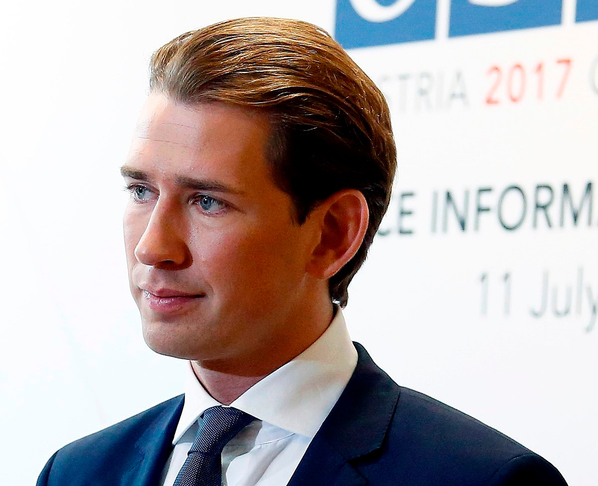 Một số nét tướng tai tốt khác theo quan điểm nhân tướng học:. Theo quan điểm của nhân tướng học, tướng tai quý nhân là Thành Quách phân minh. Ở đây, Thành Quách chính là 2 lằn gân nổi vòng theo vành tai. Phần này cao, đầy đặn, có 2 trái thùy châu (dái tai) nhỏ giọt là bậc hiền đức, tài mạo hiếu hiền, có điền sản, sống trường họ.