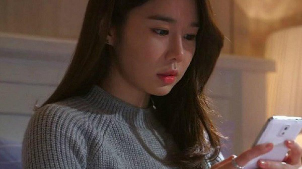 Chồng “bóc bánh trả tiền”, chụp ảnh nóng còn đưa là lời biện minh đáng sợ - Hình 2 Chong “boc banh tra tien”, chup anh nong con dua la loi bien minh dang so-Hinh-2