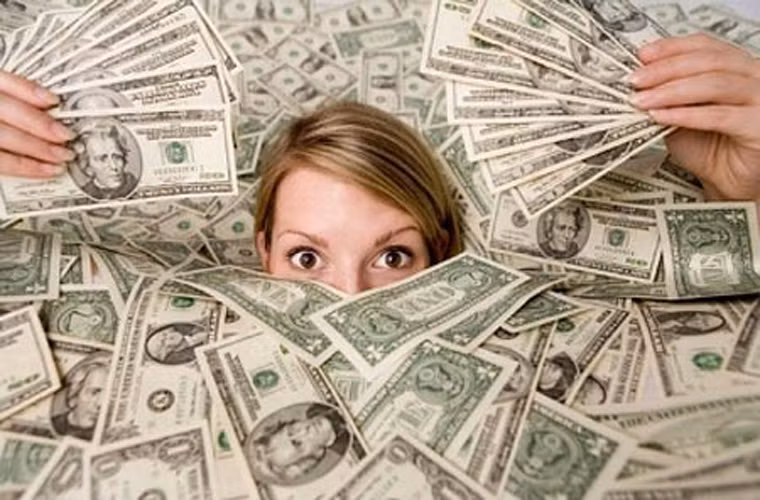 Về tài chính: Mặc dù người sinh ngày 5/4 kiếm được khá nhiều tiền nhờ công việc của mình nhưng bạn cũng thuộc tuýp chi tiêu khá nhiều bởi thói quen sinh hoạt thiếu khoa học. Hãy tránh xa cờ bạc, hút thuốc, rượu chè… vì những thói quen xấu sẽ khiến bạn mất khá nhiều tiền.