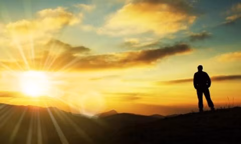 Về nghề nghiệp: Người sinh ngày 21/4 thường khá hợp với công việc liên quan đến quân đội. Ngoài ra, bạn cũng có thể làm việc trong lĩnh vực chính trị nhưng sẽ gặp một số khó khăn đòi hỏi bạn phải có đủ bản lĩnh để vượt qua. Nếu thành công, bạn sẽ giữ vị trí quan trọng trong xã hội và được nhiều người biết đến, kính trọng và ủng hộ sự nghiệp của bạn.